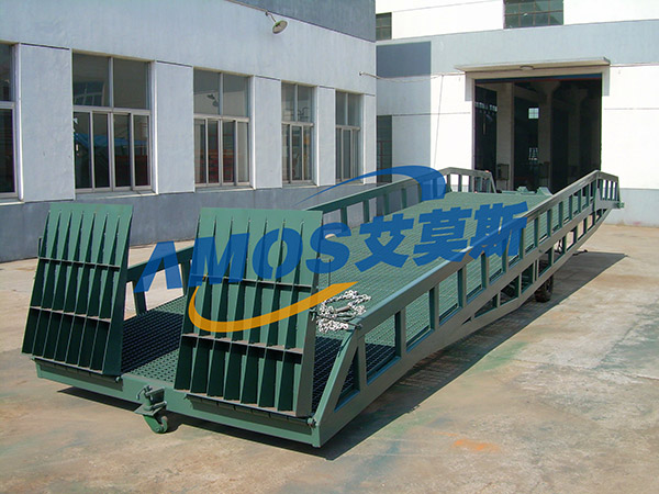 移动式液压登车桥